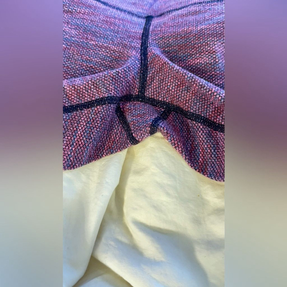 🤩 LULULEMON Wunder Under Crop II (Roll Down)
Jacquard Naval Blue magenta - Picture 4 of 5